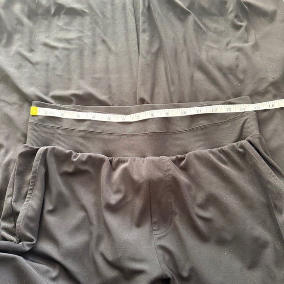 Lou & Grey Luvstretch Wide Leg Pants - Picture 6 of 10